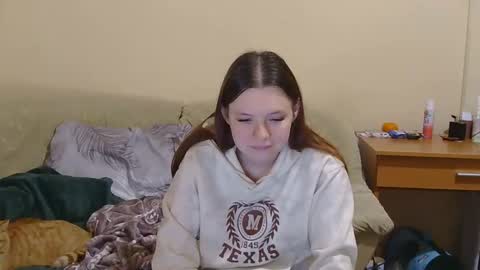 jessicaholland1 online show from April 2026 05:26:02 PM