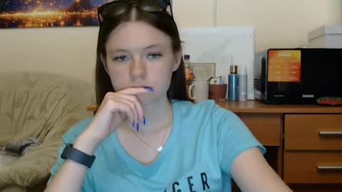jessicaholland1 online show from June 2026 06:44:01 PM