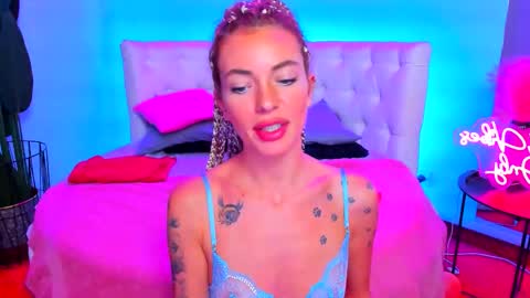 Jessy online show from October 2025 05:57:02 PM