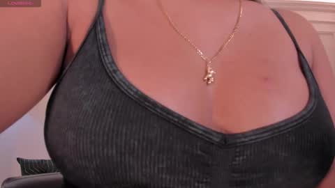 Snapshot of jessicawilliams1 chatting on October 2025 05:59:01 AM JESS online show from October 2025 05:59:01 AM