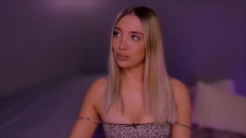 jessiellle online show from October 2025 06:03:01 AM