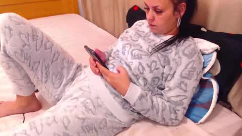 jessiestar3 online show from April 2026 06:09:01 AM