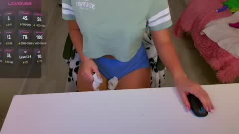 Jessi online show from November 2025 01:44:01 PM