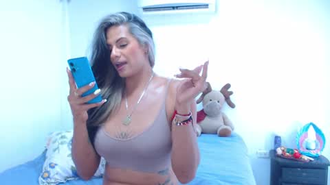 Snapshot of jessigomez chatting on December 2024 09:41:02 PM JESSI GOMEZ online show from December 2024 09:41:02 PM