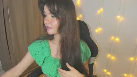 Jessi  online show from October 2025 08:40:02 PM