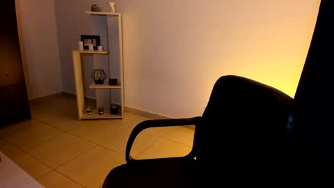 Snapshot of jessy_prada chatting on December 2024 10:41:01 PM Miss Jessy online show from December 2024 10:41:01 PM