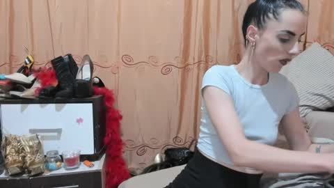 Jessylonghair online show from June 2026 11:20:02 PM