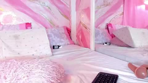 Jessy online show from April 2026 05:52:01 PM