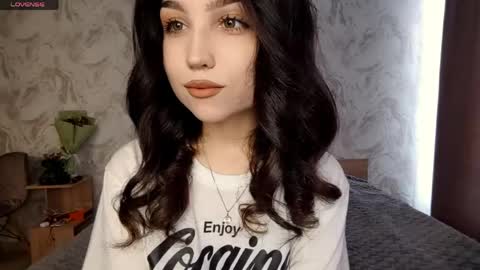 I am Gina ntmu Lets hit 10 Thumbs Up together online show from April 2026 06:49:01 AM