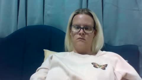 jeuelz1 online show from February 2025 04:10:01 PM