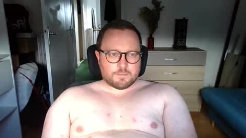 jeuneloup92 online show from September 2025 03:56:02 PM