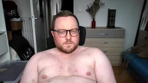 jeuneloup92 online show from February 2026 04:14:02 PM