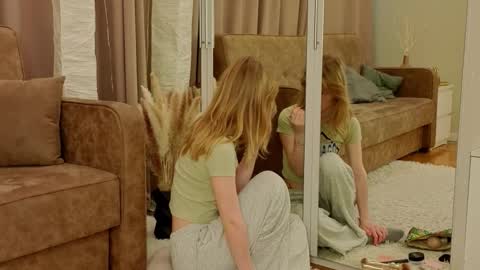 Snapshot of jewellhogan chatting on January 2026 07:22:01 AM Gwen online show from January 2026 07:22:01 AM