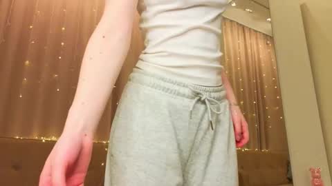 Snapshot of jewellhogan chatting on January 2026 08:19:02 AM Gwen online show from January 2026 08:19:02 AM