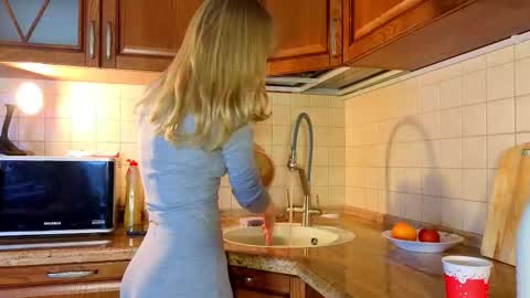 Snapshot of jewellhogan chatting on February 2026 09:57:01 AM Gwen online show from February 2026 09:57:01 AM