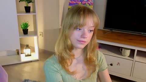 Snapshot of jewellhogan chatting on February 2026 08:18:01 PM Gwen online show from February 2026 08:18:01 PM