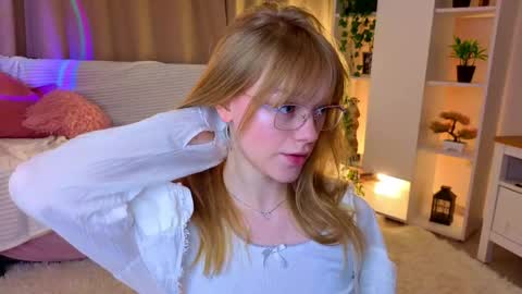 Snapshot of jewellhogan chatting on May 2026 08:17:01 PM Gwen online show from May 2026 08:17:01 PM