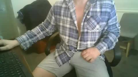 Snapshot of jezz045 chatting on May 2026 07:17:01 AM jezz045 online show from May 2026 07:17:01 AM