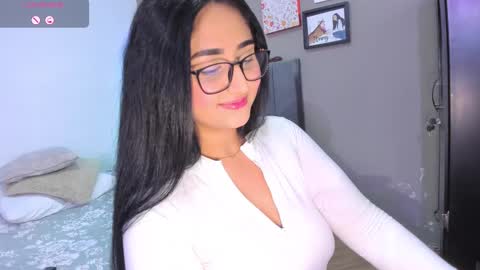Snapshot of jhacky_sweet chatting on February 2025 12:32:01 AM jhackelin My independent account online show from February 2025 12:32:01 AM