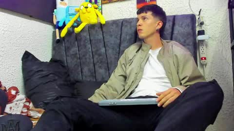 Jheampiero online show from June 2026 08:47:01 PM