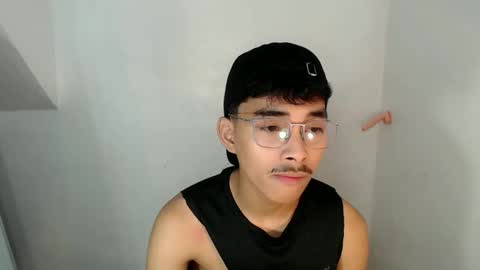 Snapshot of jhnxxnaughty_ chatting on May 2026 05:13:01 AM Johnny online show from May 2026 05:13:01 AM