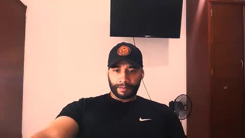 Snapshot of jho173027 chatting on December 2025 12:06:01 AM En moreno online show from December 2025 12:06:01 AM