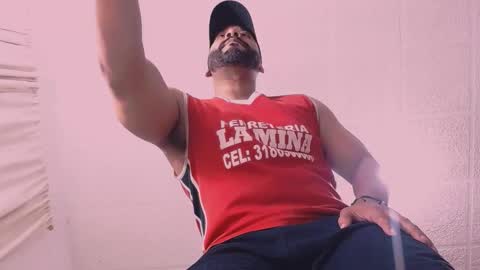 Snapshot of jho173027 chatting on January 2026 01:10:02 AM En moreno online show from January 2026 01:10:02 AM