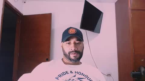 Snapshot of jho173027 chatting on January 2026 02:04:01 AM En moreno online show from January 2026 02:04:01 AM