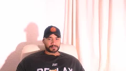 Snapshot of jho173027 chatting on February 2026 08:27:02 AM En moreno online show from February 2026 08:27:02 AM