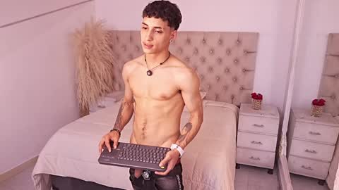 jhoanleandro online show from April 2026 05:05:01 AM