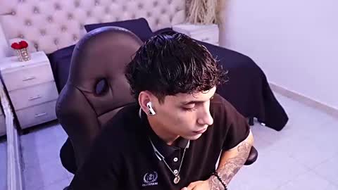 jhoanleandro online show from June 2026 05:50:02 AM