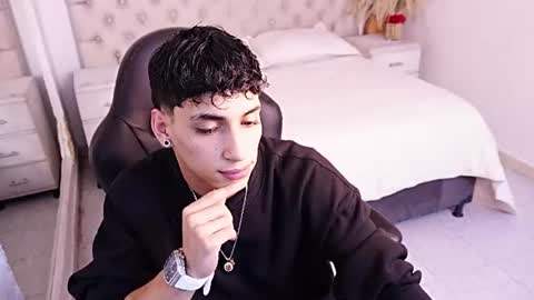 jhoanleandro online show from July 2026 04:17:02 AM