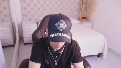 jhoanleandro online show from July 2026 04:41:02 AM