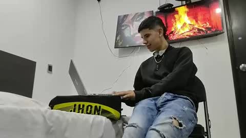 jhon online show from February 2025 03:32:02 AM