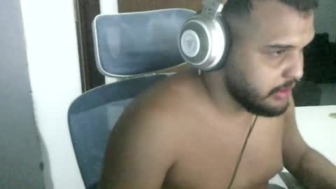 JhoniZi online show from May 2026 02:30:01 AM