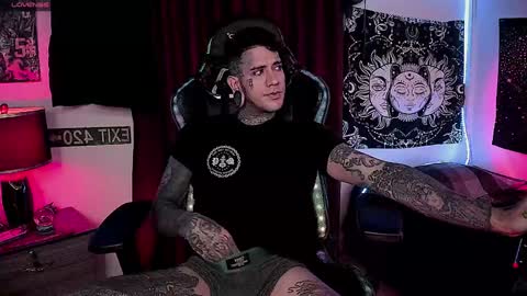 jhonny_ackerman online show from December 2024 05:00:01 PM