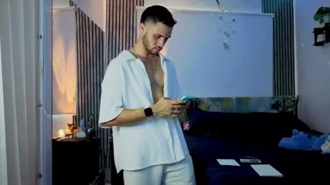 jhonny online show from July 2026 06:12:01 PM