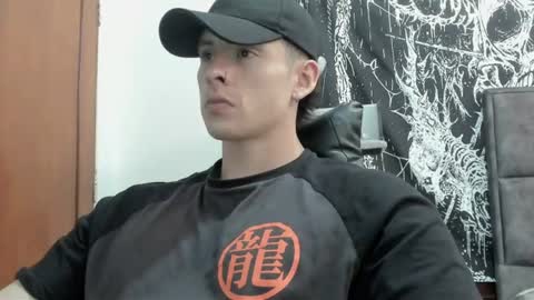 Jhonaiker online show from August 2026 08:33:01 PM