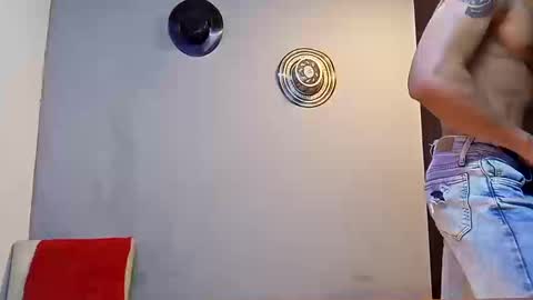 Snapshot of jhonny_thes28 chatting on October 2025 06:41:01 PM jhonny_thes28 online show from October 2025 06:41:01 PM