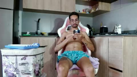 jhonsonvlatino online show from July 2026 08:52:01 PM