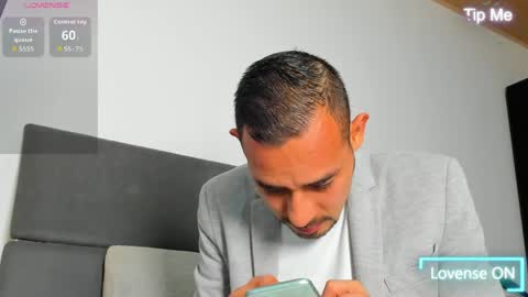 Jhony Alzate online show from May 2026 02:08:01 AM