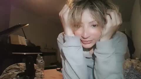 Snapshot of jhopeftw chatting on October 2025 12:19:01 AM Anya online show from October 2025 12:19:01 AM