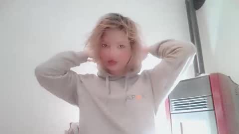 Snapshot of jhopeftw chatting on October 2025 04:57:02 AM Anya online show from October 2025 04:57:02 AM