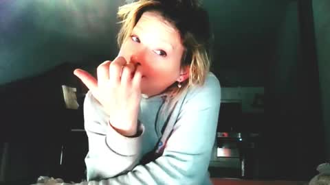 Snapshot of jhopeftw chatting on November 2025 09:39:01 PM Anya online show from November 2025 09:39:01 PM