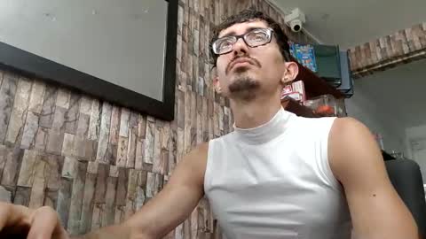Jhosuamoore  online show from May 2026 08:17:01 PM