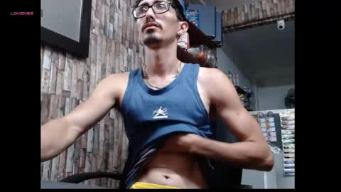 jhosuamoore2 online show from May 2026 07:04:01 PM