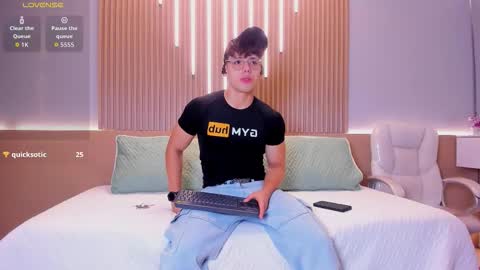 Snapshot of jhoumod_21 chatting on October 2025 10:18:01 AM jhoumod_21 online show from October 2025 10:18:01 AM