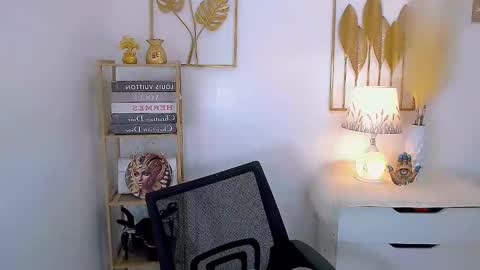 Snapshot of jhulianagrey chatting on January 2025 01:17:01 AM julie online show from January 2025 01:17:01 AM