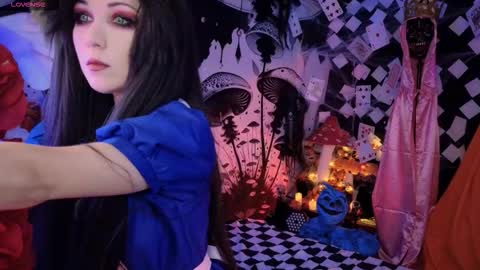    online show from November 2025 03:07:01 AM