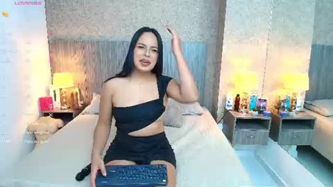 Jimena Salazar online show from June 2026 07:40:01 PM